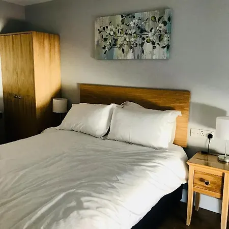 Leanna's Lodge, Keshcarrigan