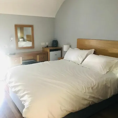 Leanna's Lodge, Keshcarrigan * County Leitrim