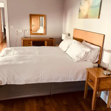 Leanna's Lodge, Keshcarrigan * County Leitrim