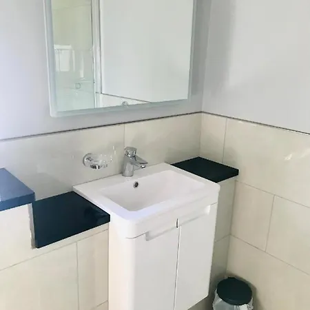 Leanna's Lodge, Keshcarrigan