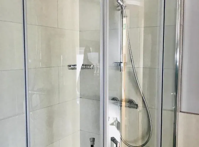 Leanna's Lodge, Keshcarrigan * County Leitrim