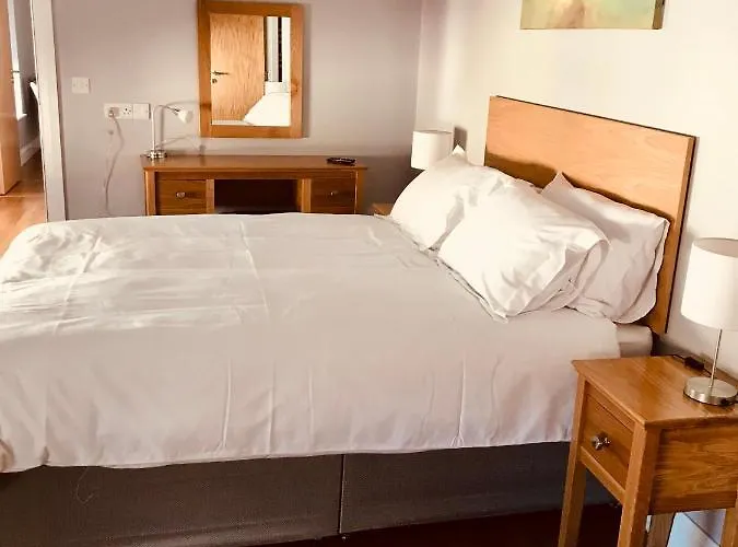 Leanna's Lodge, Keshcarrigan * County Leitrim